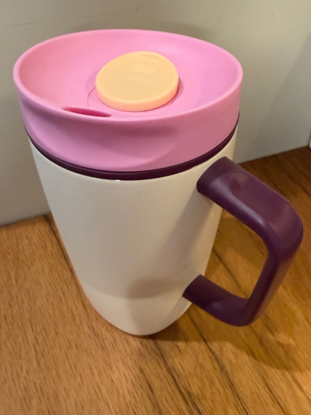Owala SmoothSip Slider Travel Mug in Daybreak
